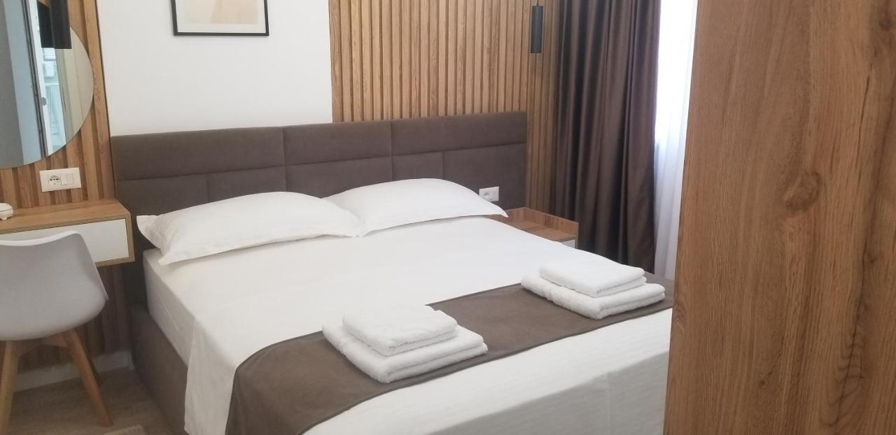 White Apartment Tirana Buitenkant foto